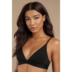 CALVIN KLEIN UNLINED TRIANGLE BRALETTE